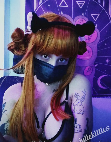 juliekittiesfree pretty model pic