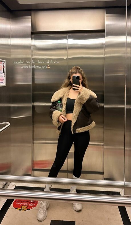 iremsukamber star xxx photo