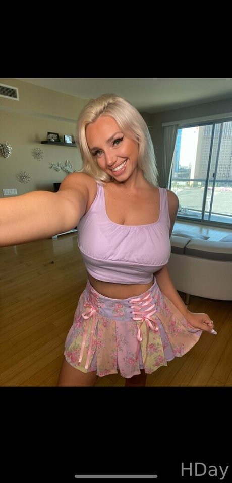 itshollyday hot pornstar gallery