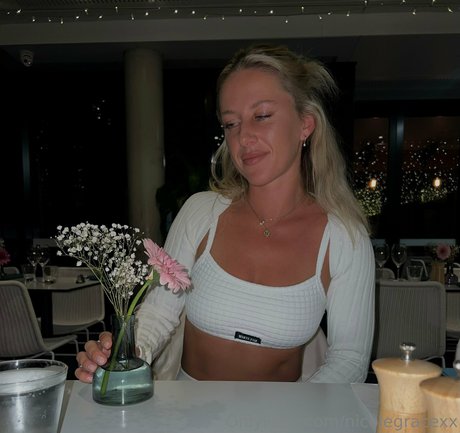 nude wife onlyfans pretty image