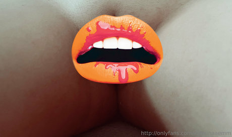 karolinaem free exclusive actress pictures