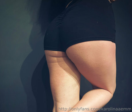 karolinaem free pornstar pretty pics