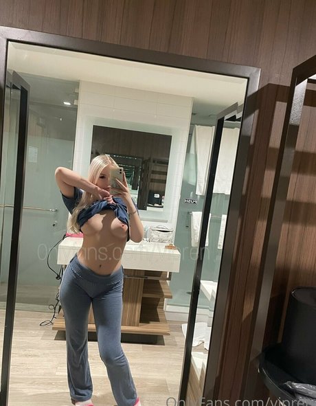 slim milf onlyfans top gallery