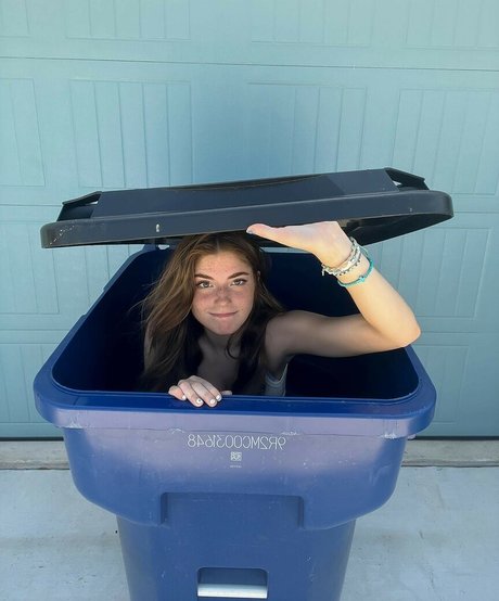 Hannah Stein naked model galleries