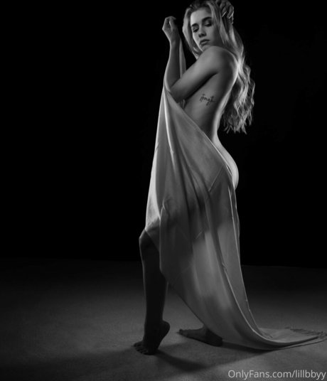 Lillbbyy pornstar art img