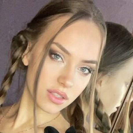 young onlyfans art nude image