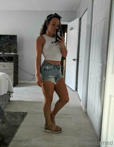 sweetanduntamed sexy model images