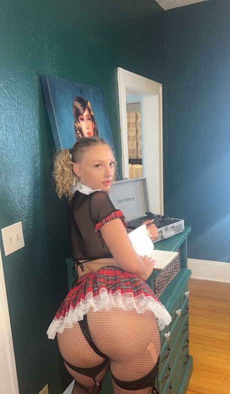 Princess Olivia pornstar top pictures