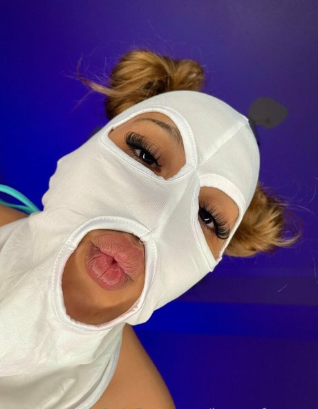 iguessfreesex adult model archive