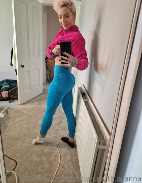 who on earth is anna model hd pic