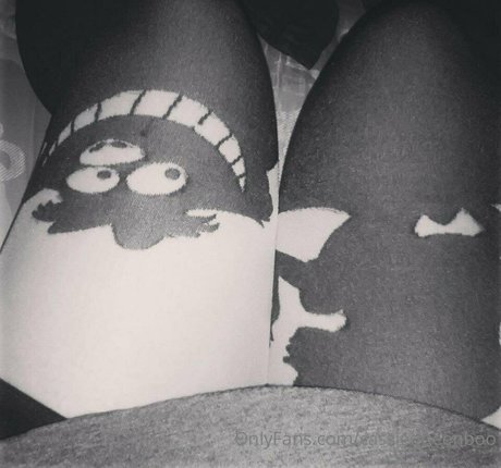 cassiequeenboo art actress pic