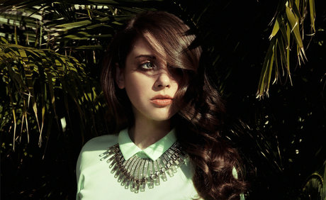 Alison Brie star top photo