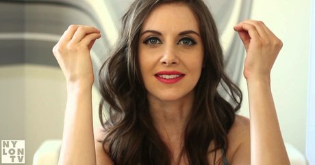 Alison Brie pornstar top img