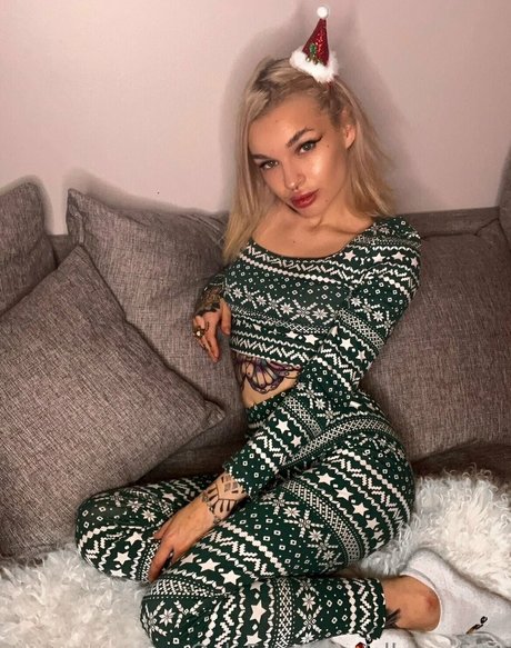 pink hair onlyfans hot pictures