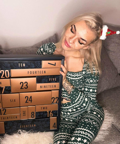 centerfold onlyfans pretty pics