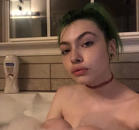 Snottea star pornographic photos