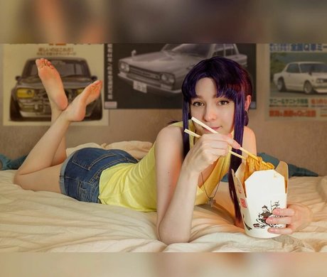 Kezumie adult model image