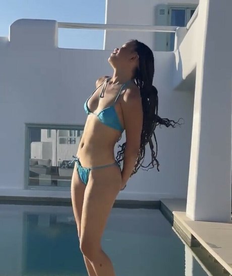 mirror onlyfans erotic pic