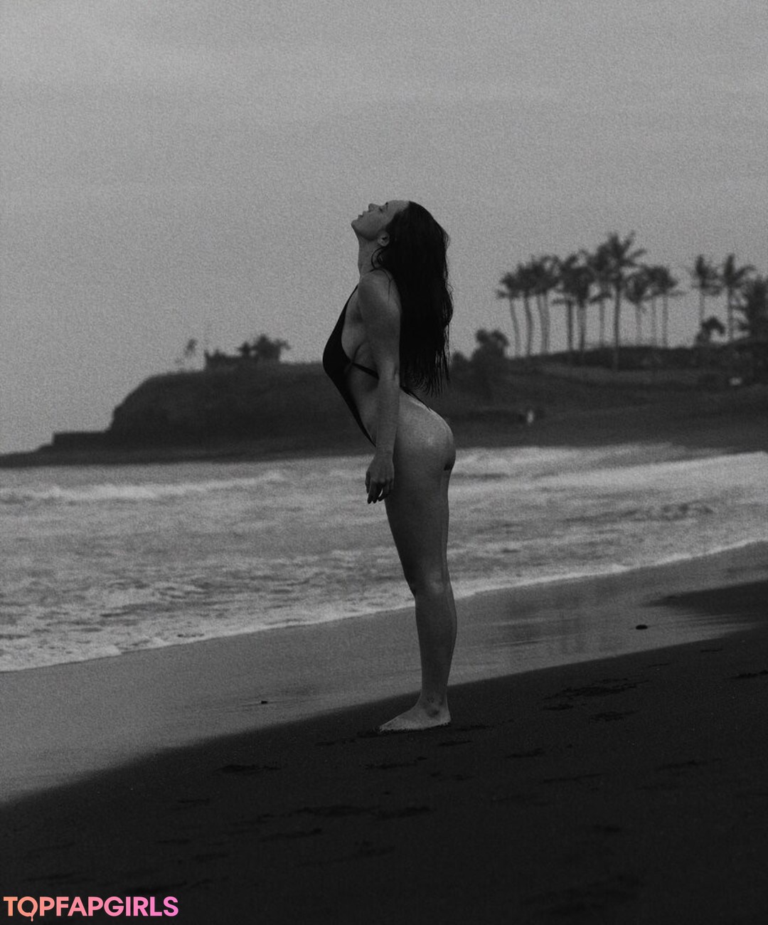 beach milf onlyfans perfect photo