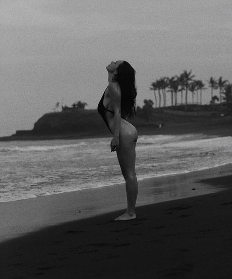 beach milf onlyfans perfect photo