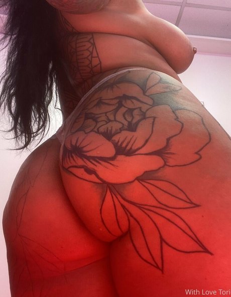 tattooed onlyfans naked image