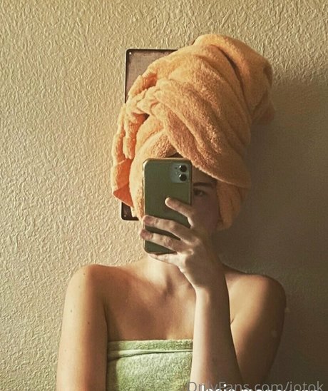 josieplayfulfree model beautiful pic