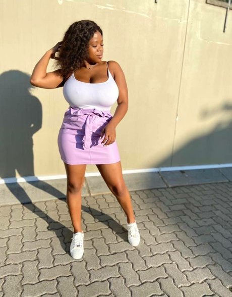 Miss Sompicy beautiful model img