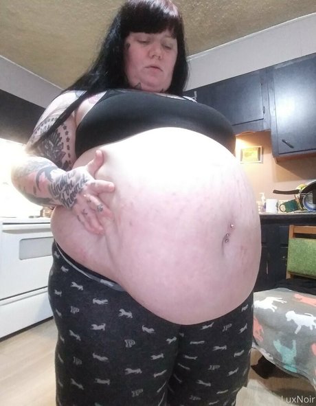 luxurynoir free model image