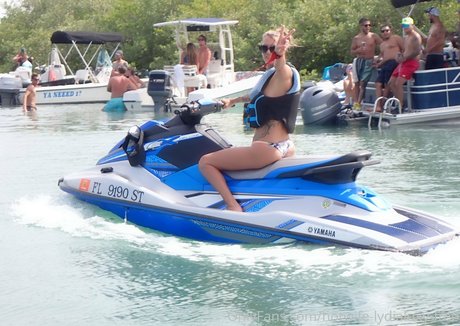 woodsman wife hot model pics