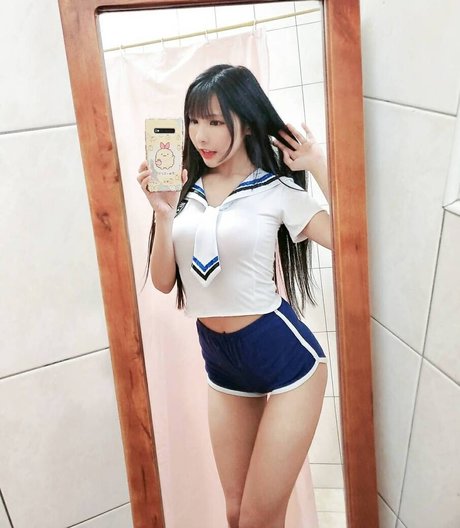 victoria__1998__ model free pic