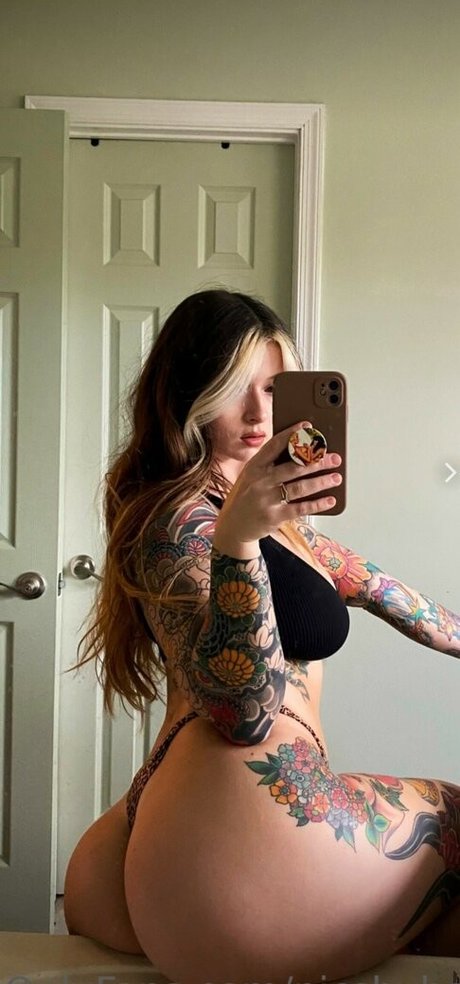 Haleylale hot model pic