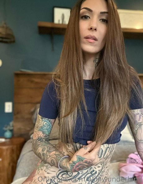 aliinwunderland hd model archive