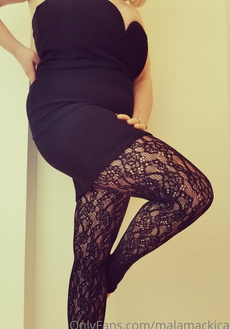 flat chested onlyfans free nude gallery