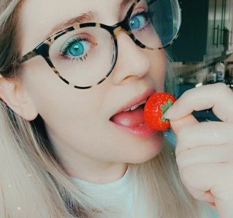 arab twink onlyfans pornographic images