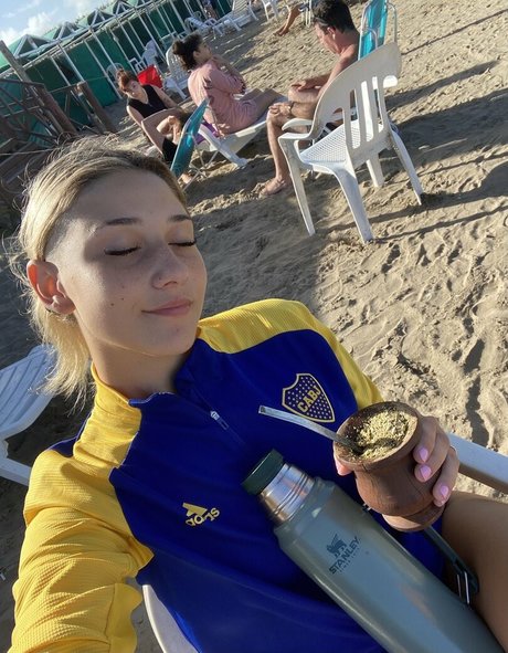 Yami Sanchez model photos