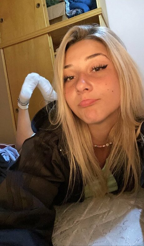 Yami Sanchez pretty model pics