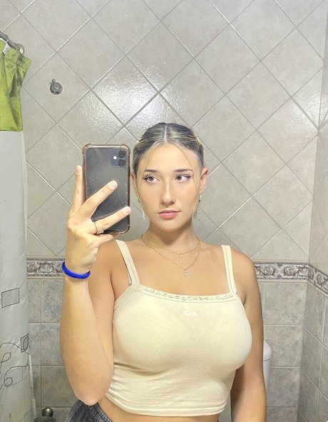 Yami Sanchez sexy star img