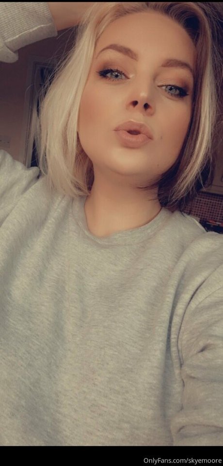 skyemoore adult model photos