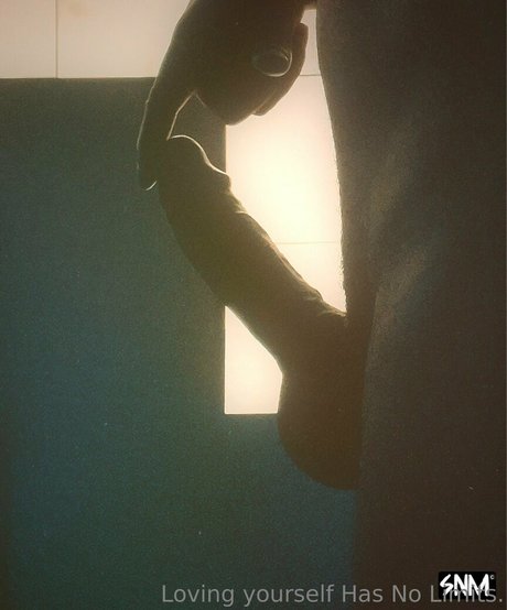 eating onlyfans adult img