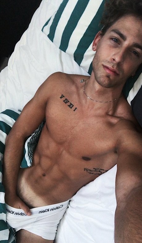 battyboyfree exclusive model pics