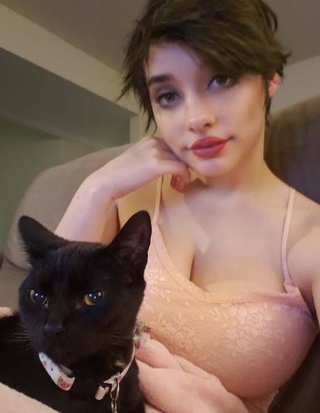 young onlyfans erotic image