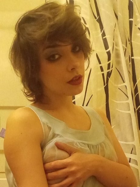 busty mom onlyfans hot img