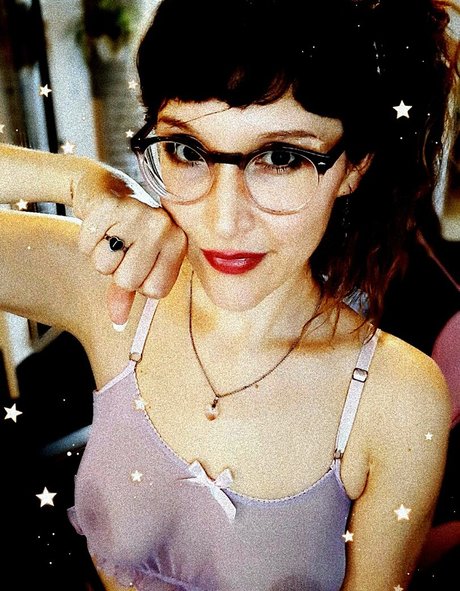 Space Bunny hot model img