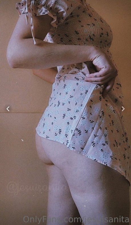 Space Bunny star nude photo