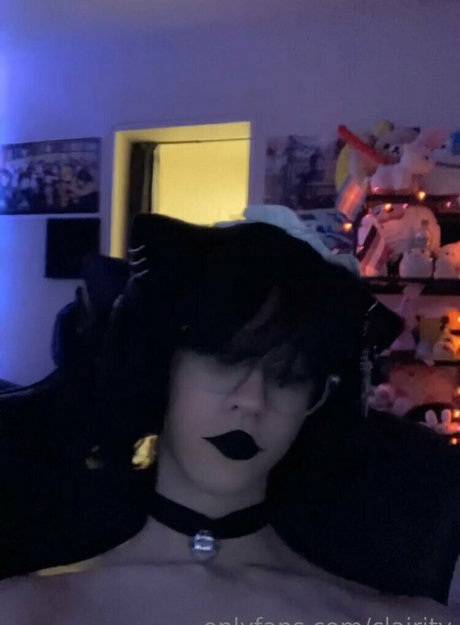 clairity perfect model photo