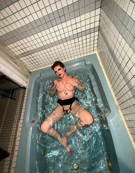 rosamagnoliaxo erotic actress gallery