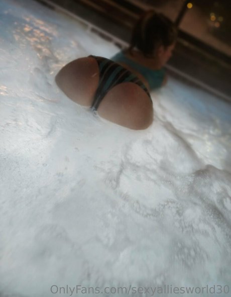 amateur blonde onlyfans pornographic pictures