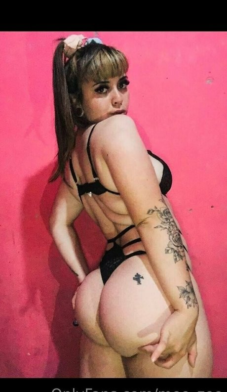 mee zee pornstar erotic photo