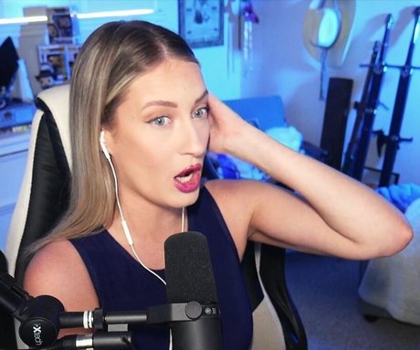 BasicWitGirl porn model image