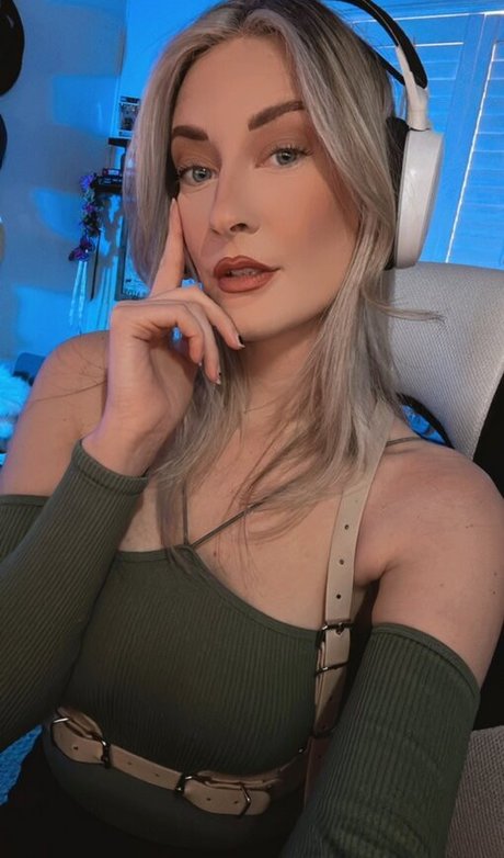 BasicWitGirl Best Profile Photo